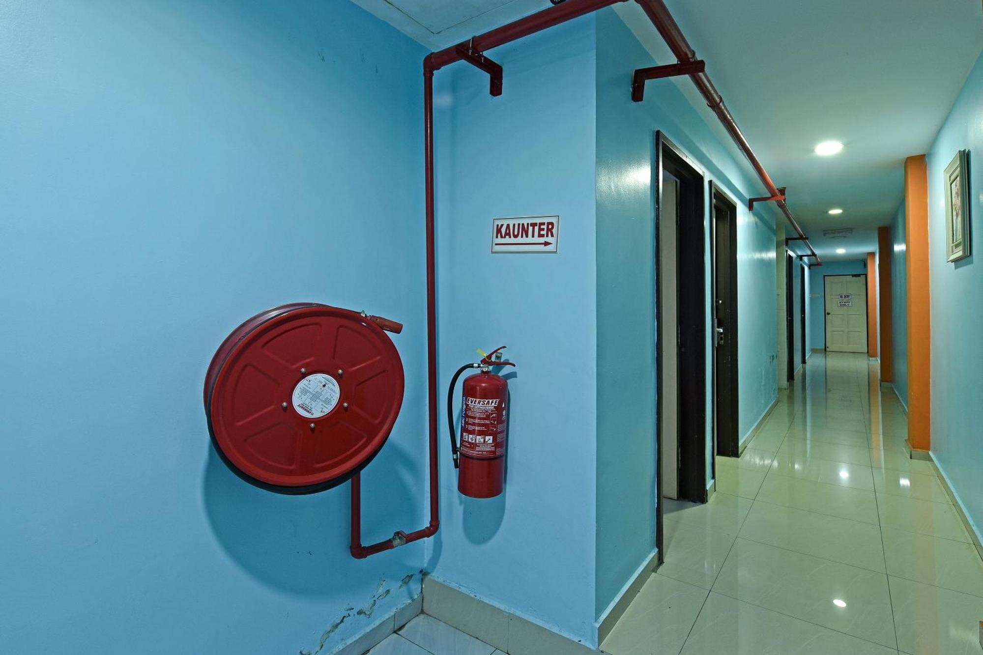 Super Oyo 992 Orange Hotel Kuala Pilah Exterior foto